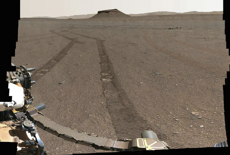 Rover Detects Potential Signatures of Ancient Mars Life
