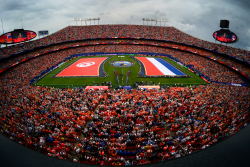 European Soccer Fans Marvel at Splendor of U.S. Suburbs