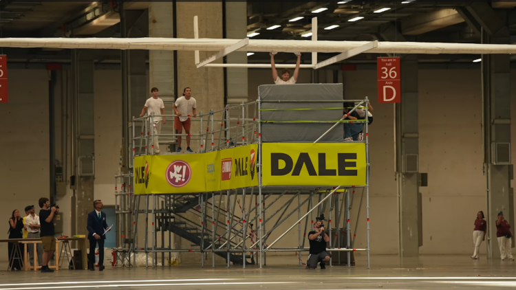 College Students Create World's Largest Paper Airplane