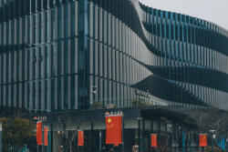 Chinese Fraud Rings Steal Billions From Banks, Retailers