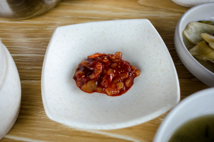 Studies Challenge Beliefs About Water, Spicy Food, and Digestion
