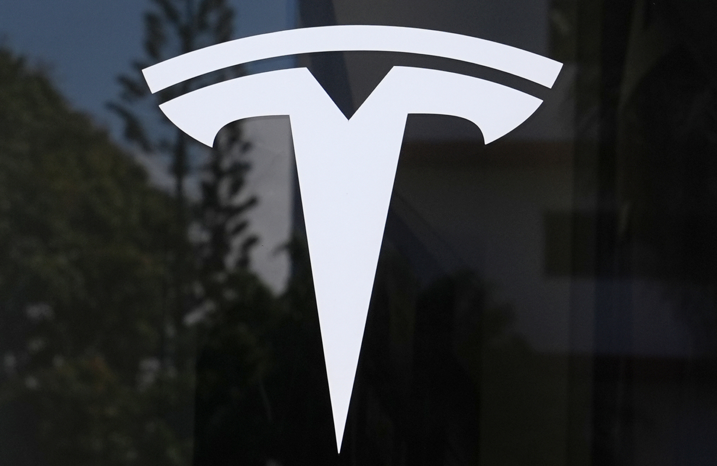 Tesla Teases Fans Ahead of Long-Awaited Cybercab Update