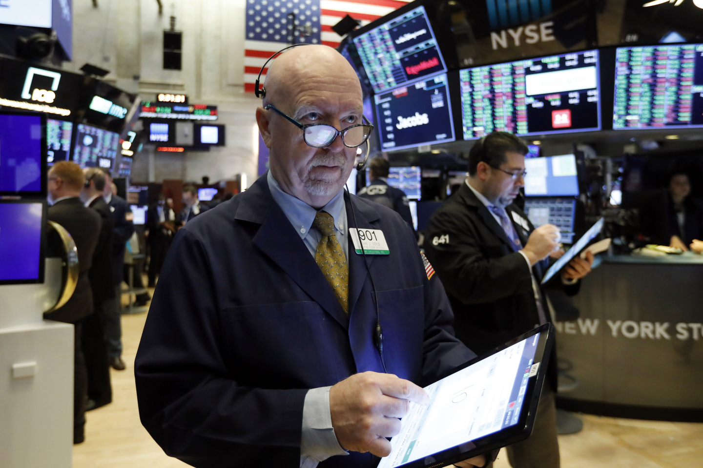 “Traditional Values Shine: Embracing America’s Thriving Stock Market”