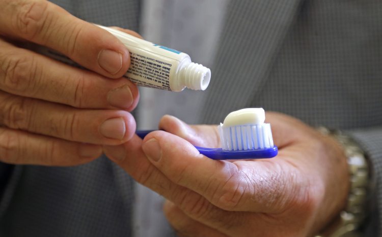 Liquid Fluoride Can Stop Cavities Without Drilling