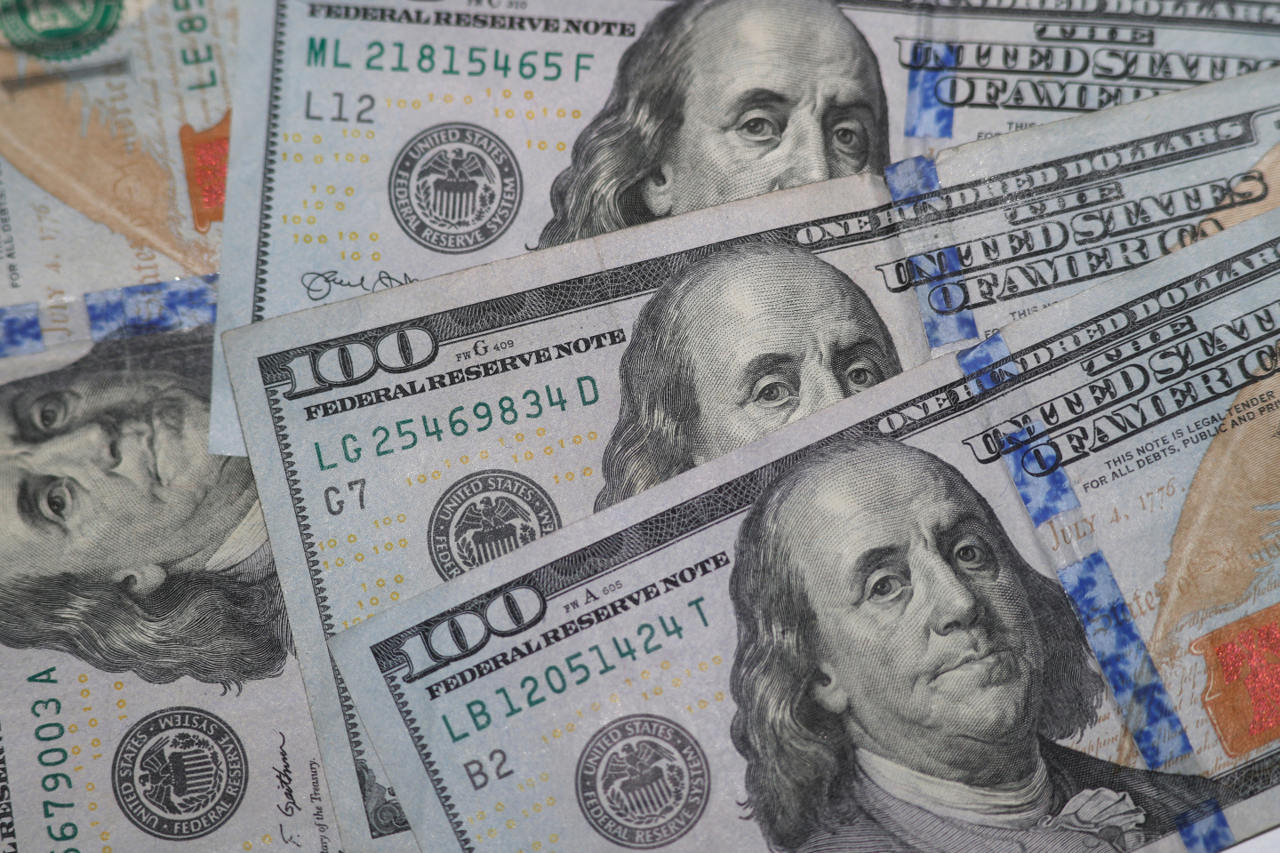 “Harness the Power of Savings: See $100 Grow to $500 Over Time”