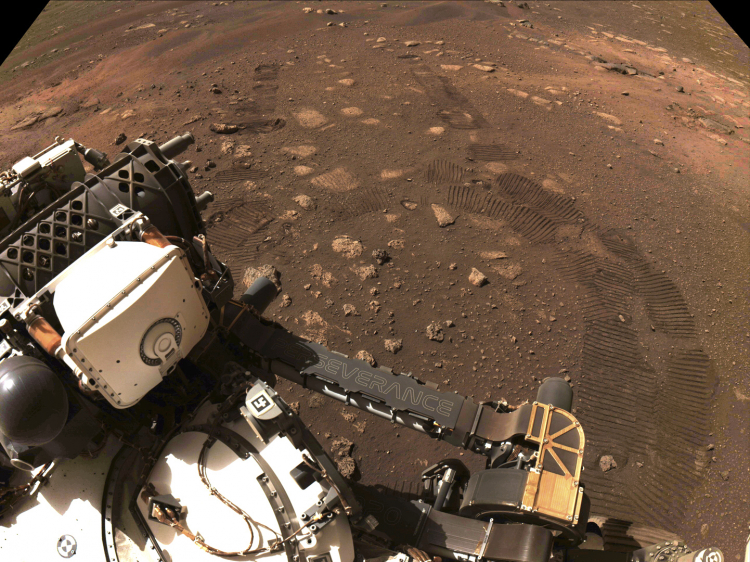 First Self-Driving Vehicle on Mars Is a Smashing Success