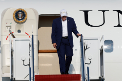 Trump Has Carter-Style Iran Problem as Economy Drags