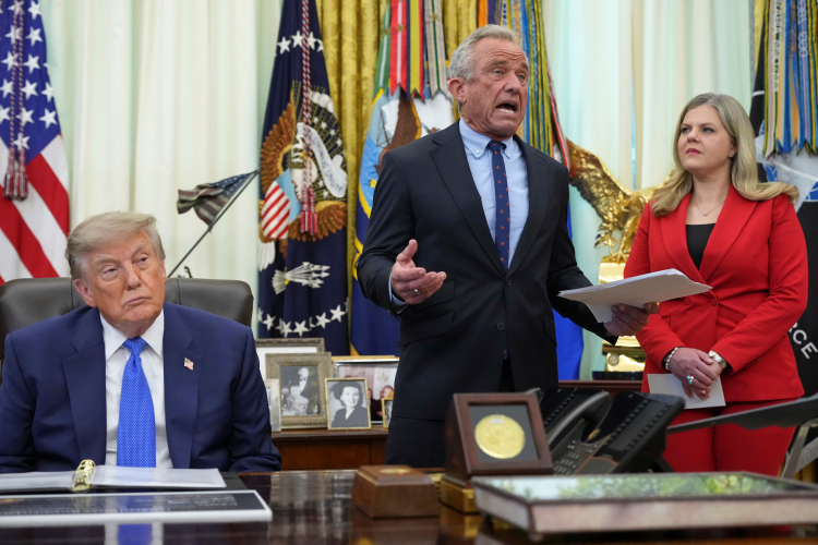 Trump Signs Anti-Vaccine Executive Order