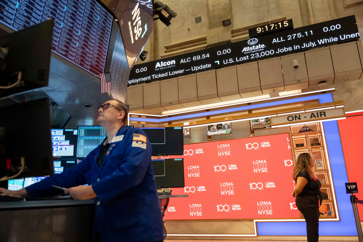 “Struggling to Outsmart the Market? Discover Why It’s a Risky Game!”