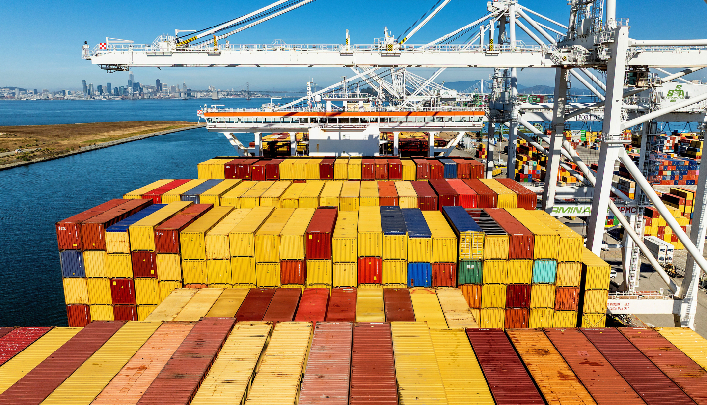 “Boost for America: Tariff Refunds Fuel Economic Growth!”