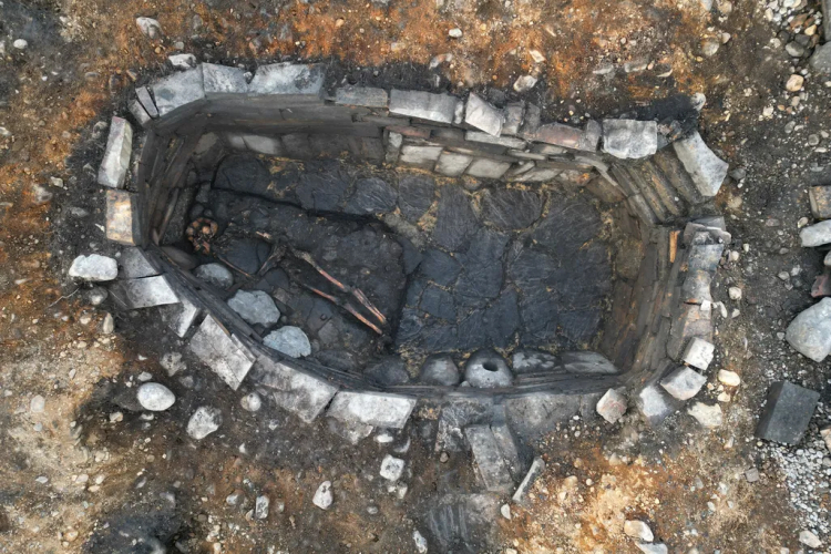 Skeleton Found Inside Strange Stone Structure in Scotland