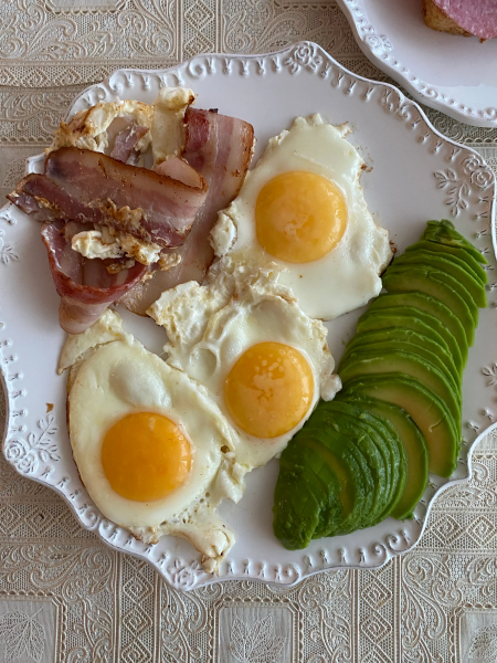 Low-Carb Diet Delivers Added Benefits Beyond Weight Loss