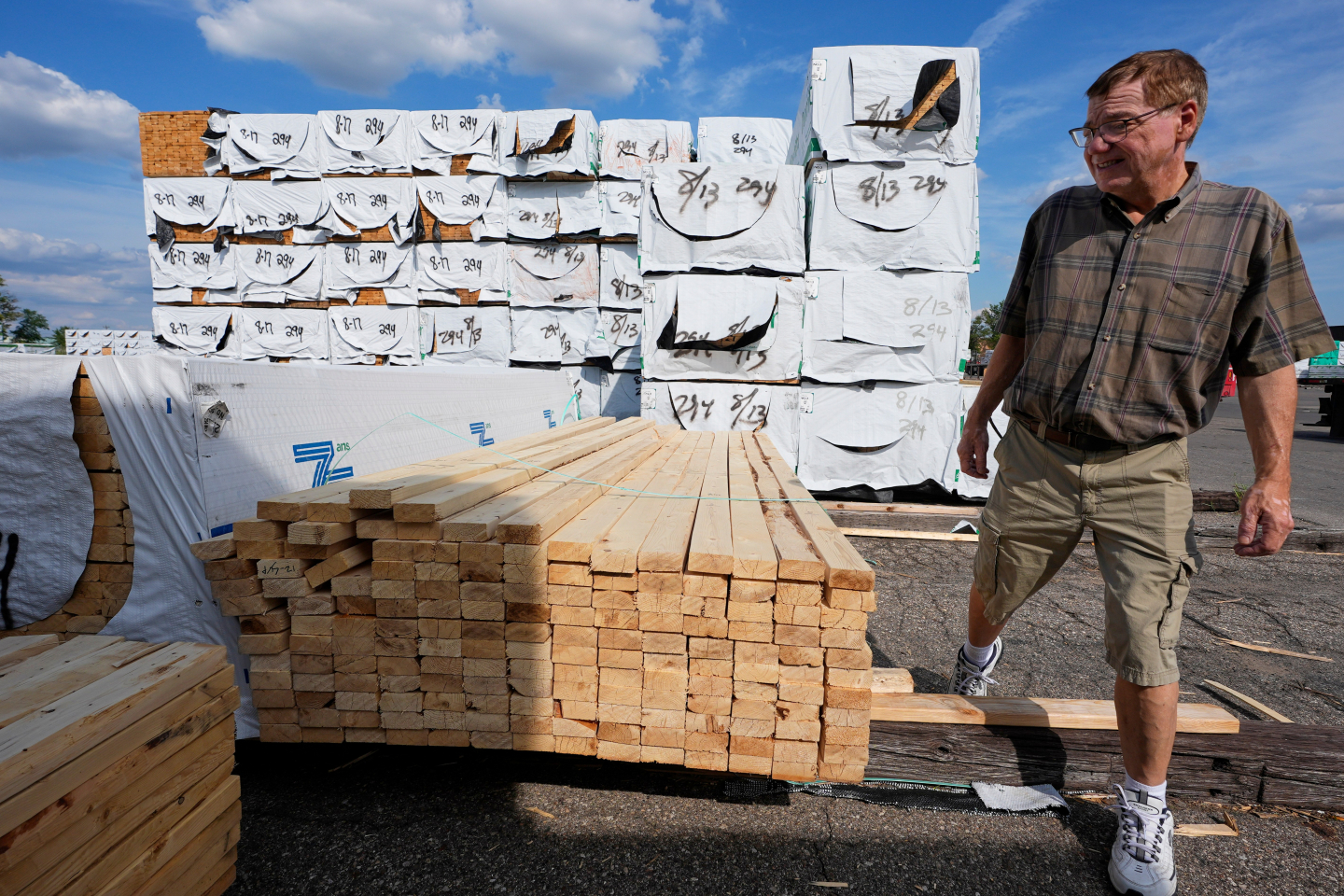 Blazing Loonies: Stop The Tariffs Or We'll Tax Ourselves!