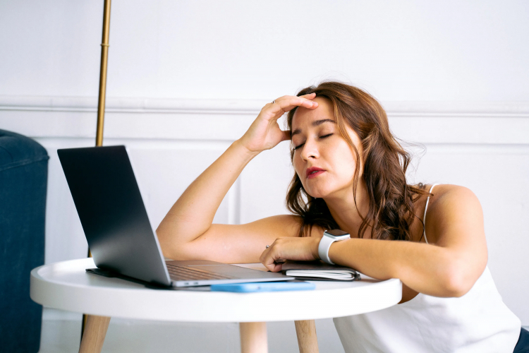 Nodding Off at 3pm: The Science of the Afternoon Slump