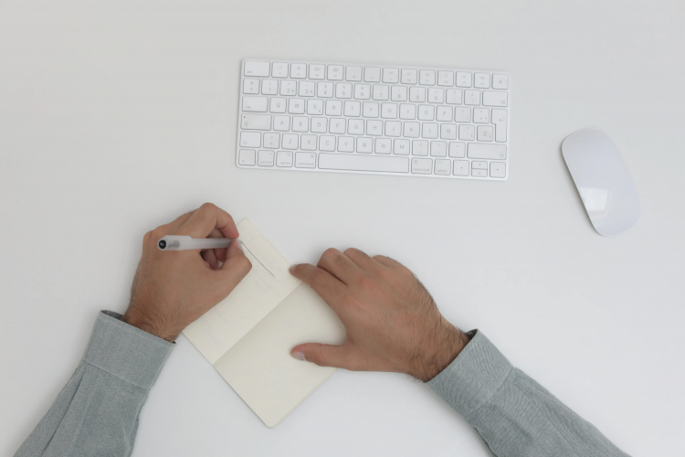Do Left-Handers Have More Sleep Problems?