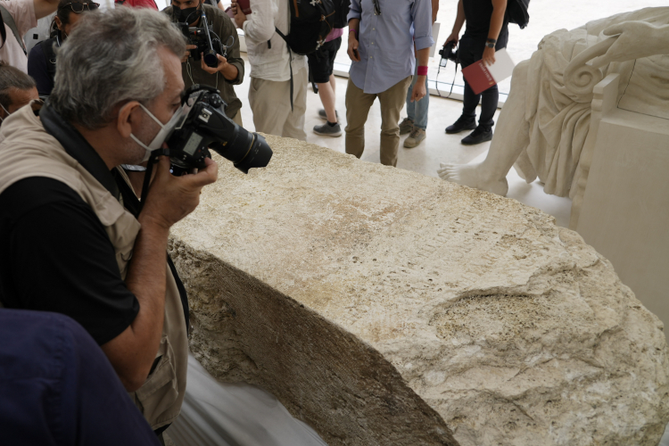 Rare Finds Give Glimpse Into Lives of Roman Suburbanites