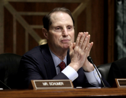 Wyden's Filing Highlights STOCK Act's Weak Enforcement