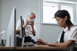 Workers Who Fear AI Replacement Show Worse Behavior